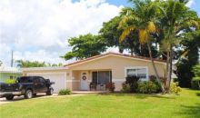 2585 SE 6 ST Pompano Beach, FL 33062