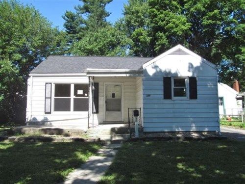 369n Mckenzie St, Adrian, MI 49221