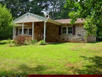 122 Lawyer Dr, Stanley, VA 22851