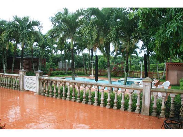 25481 SW 198 AV, Homestead, FL 33031