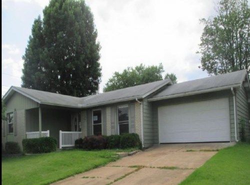 205 Meadow Brook Drive, Farmington, MO 63640