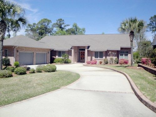 7612 Fairway Dr, Diamondhead, MS 39525