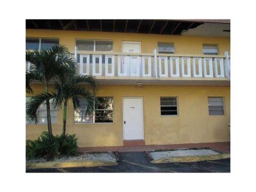 3265 GRIFFIN RD # 202, Dania, FL 33004