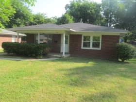 3219 Elane Dr, Louisville, KY 40216