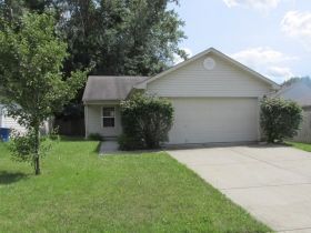 7015 Moon Ct, Indianapolis, IN 46241