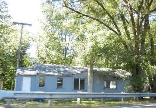 9509 Listeria St, Commerce Township, MI 48382