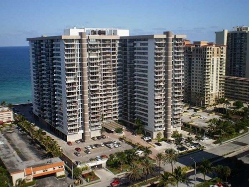 2030 S OCEAN DR # 1402, Hallandale, FL 33009