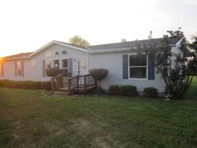 29 Silver Fox Trl, Lacygne, KS 66040