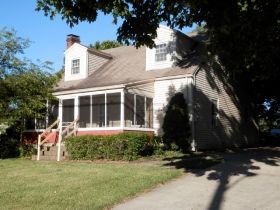108 3rd St, Simpsonville, KY 40067