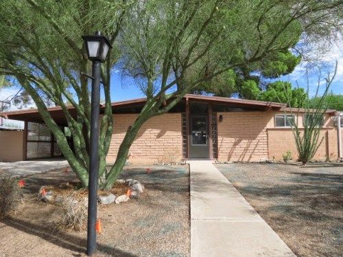 7157 East Elbow Bay Drive, Tucson, AZ 85710