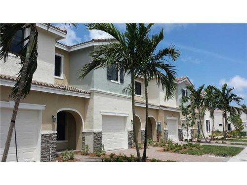 302 NE 194 LN, Miami, FL 33179