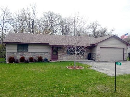 8731 Racine Ave, Waterford, WI 53185