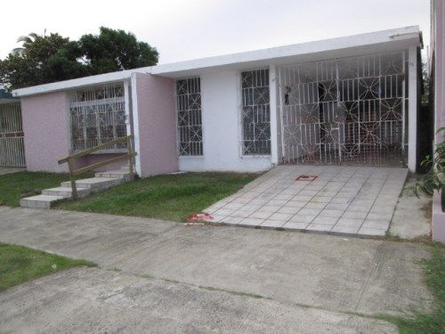 68-27 Calle 55 Villa Carolina, Carolina, PR 00985