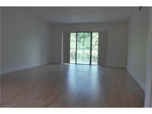 201 LAKEVIEW DR # 201, Fort Lauderdale, FL 33326