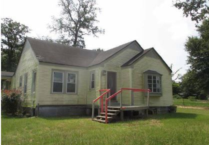 16292 Sycamore Rd, Cat Spring, TX 78933