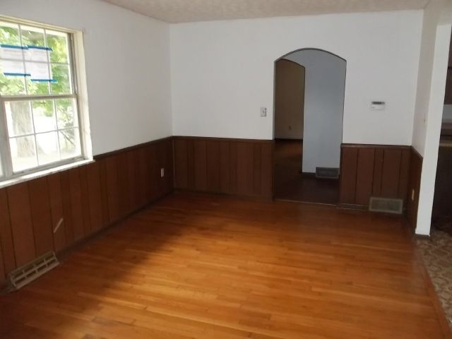 130 W South St, Lithopolis, OH 43136