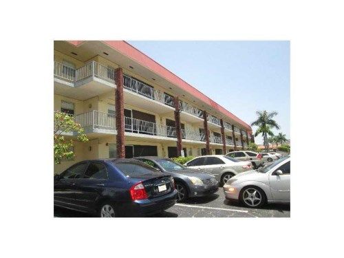300 LAYNE BL # 202, Hallandale, FL 33009