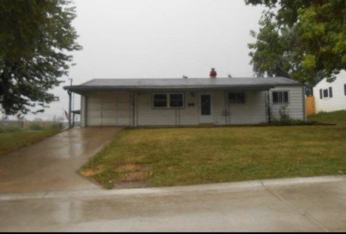 2 Foster Ln, Wentzville, MO 63385