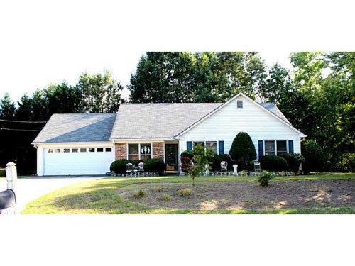 4808 Hunt Club Drive, Flowery Branch, GA 30542
