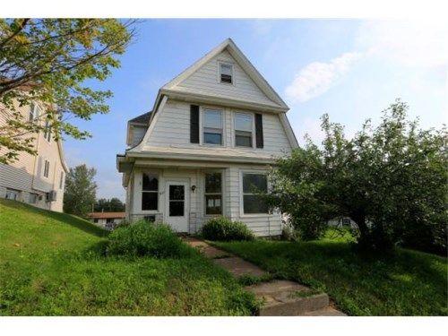 627 4th St, Duluth, MN 55810