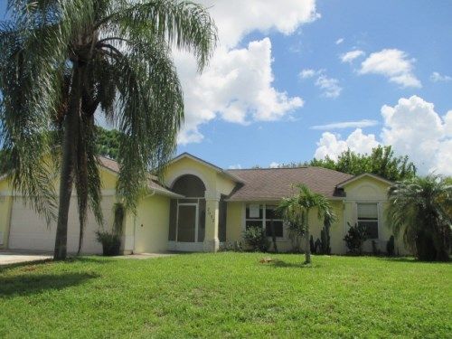 2037 SW Trenton Ln, Port Saint Lucie, FL 34984