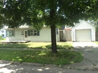 647 S 12th St, Coshocton, OH 43812