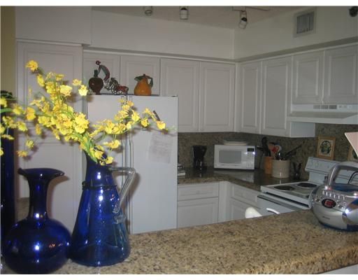 19999 E COUNTRY CLUB DR # 1401, Miami, FL 33180