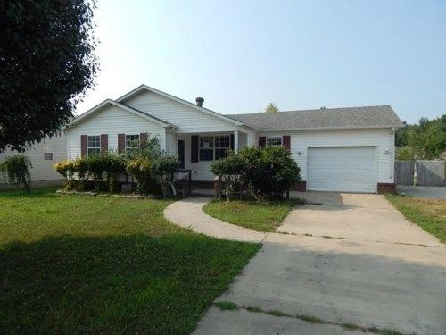 1201 Roberts Dr, Paragould, AR 72450
