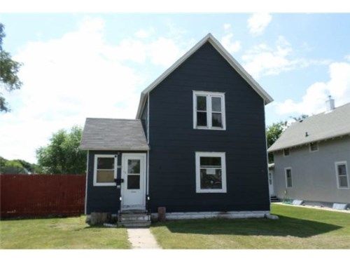 405 W 2nd Ave, Flandreau, SD 57028