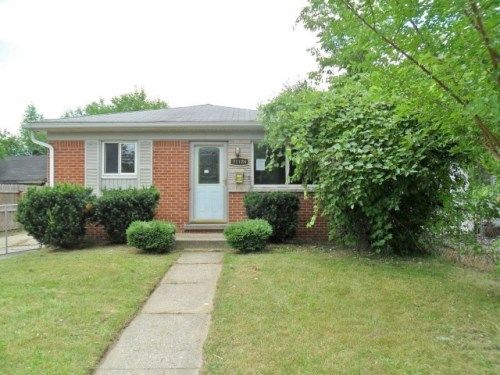 21124 Woodward St, Clinton Township, MI 48035
