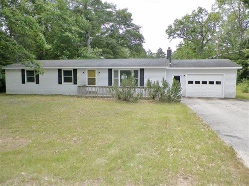 7801 Sturgeon Valley Dr, Indian River, MI 49749