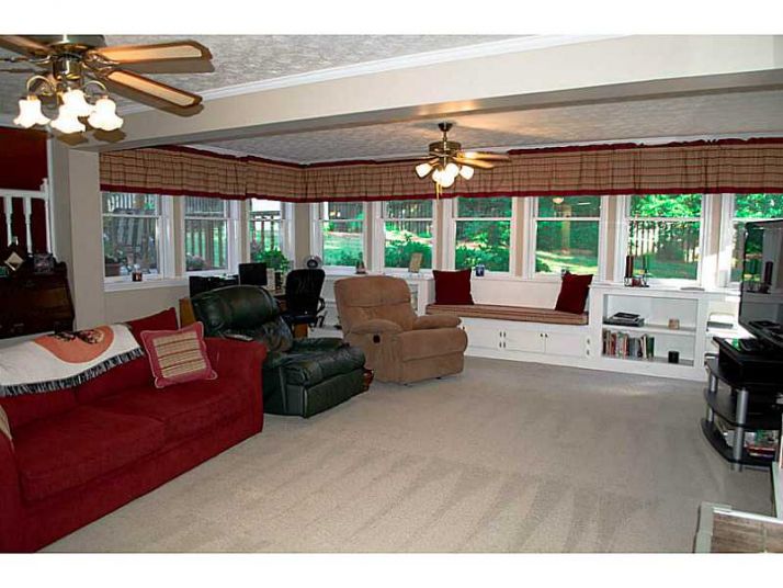 3162 Falconhurst Drive Sw, Lilburn, GA 30047