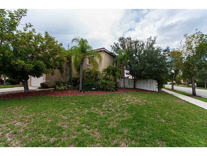 172 CAMERON DR, Fort Lauderdale, FL 33326