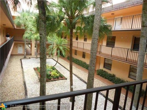 450 COMMODORE DR # 211, Fort Lauderdale, FL 33325