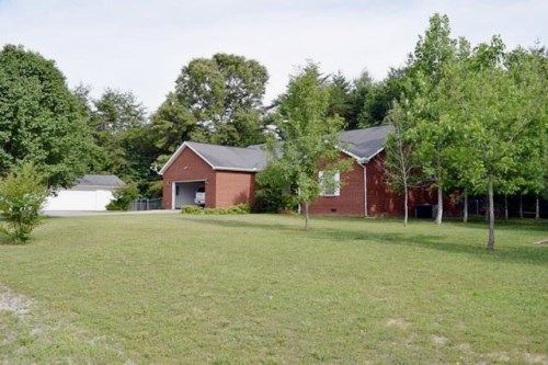 180 Walker Farm Road, Maynardville, TN 37807