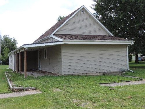 306 E North 1st St, Findlay, IL 62534