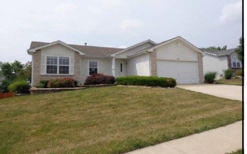 1848 Somerset Hollow Ln, Wentzville, MO 63385