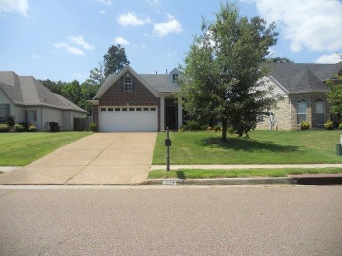 1359 Carlton Ridge Dr, Cordova, TN 38016