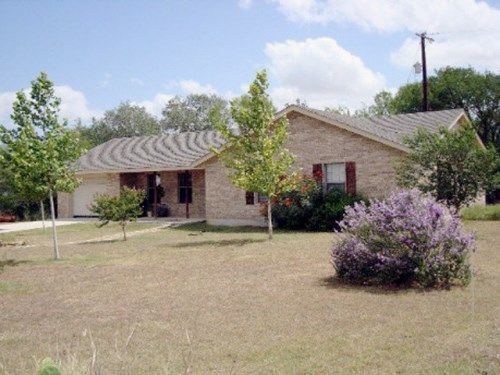 5182 FM 2538, Marion, TX 78124