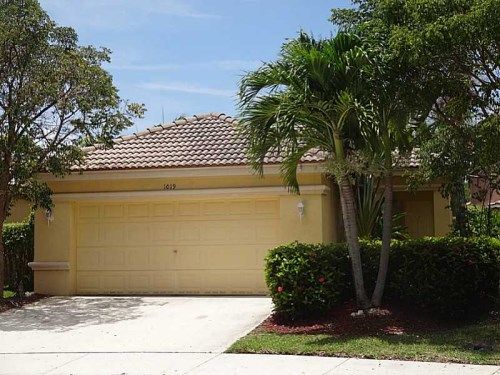 1019 Bamboo Ln, Fort Lauderdale, FL 33327