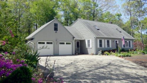 19 Westmoreland Dr, West Falmouth, MA 02574
