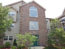340 Cunat Blvd Apt 2f, Richmond, IL 60071