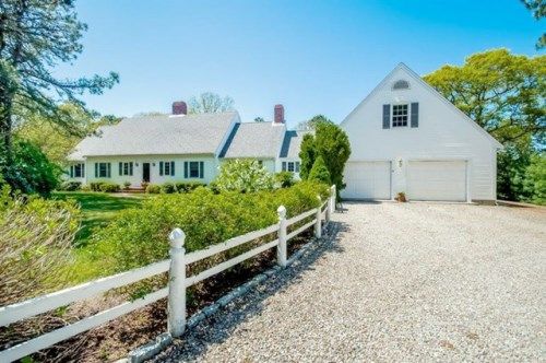 31 Obeds Ln, West Dennis, MA 02670