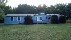 951 E 1000 Rd, Lawrence, KS 66047