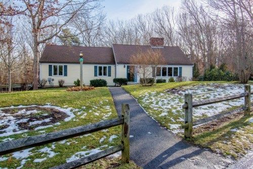 22 Laurel Ln, Forestdale, MA 02644