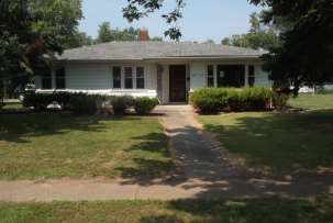 1502 N 8th St, Clinton, IN 47842