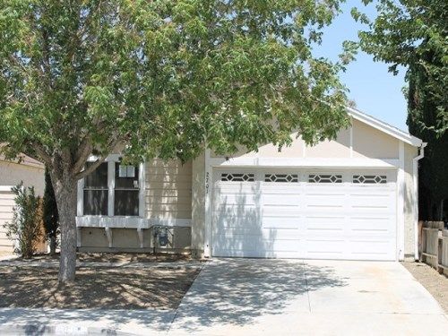 2701 Juniper Drive, Palmdale, CA 93550