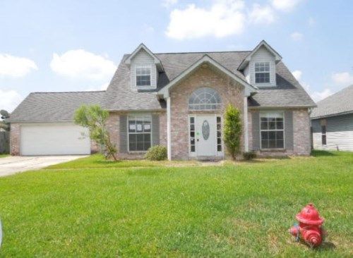 909 Fairway Dr, La Place, LA 70068