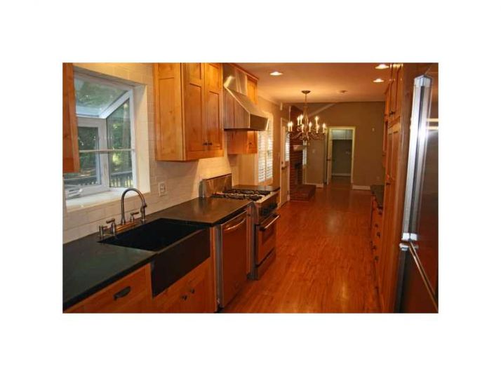 4198 Valley Drive Sw, Lilburn, GA 30047