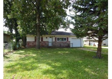 13 Marquette Rd, Machesney Park, IL 61115
